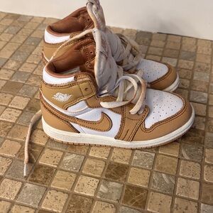 Jordan 1 kids Tan and White High-Top Sneakers size 9c